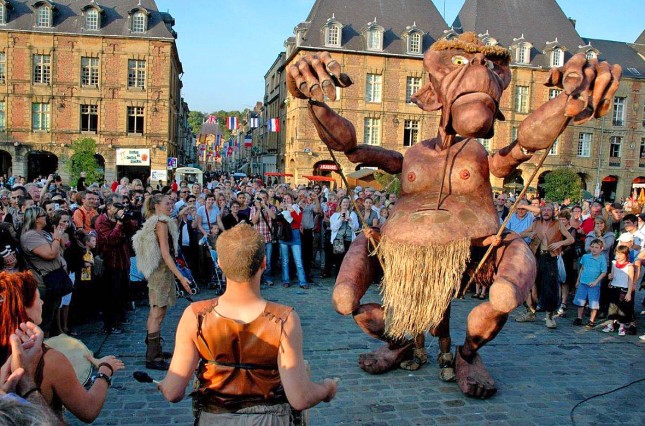 00 Festival Mondial des Marionnettes 2009 02 crédit photo Philippe Mangen