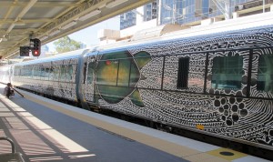Aboriginemalereien auf einem Zug in Queensland