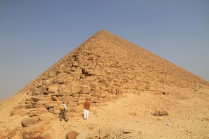 Einsame Urlauber an den Dahschour Pyramiden.