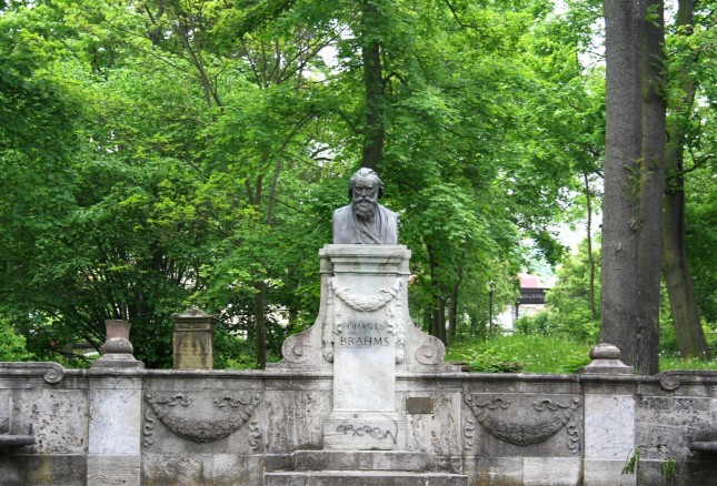 Brahmsdenkmal, Fotograf: Bernd Siegmund 