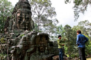 Khim Sok erklärt Autor die Tempel
