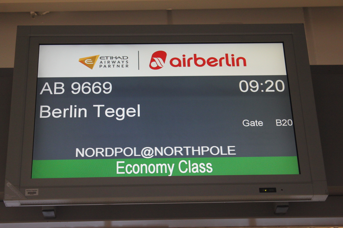 Nordpolflug 2017 (Bildschirm-Info am Check in-Schalter in Tegel k)