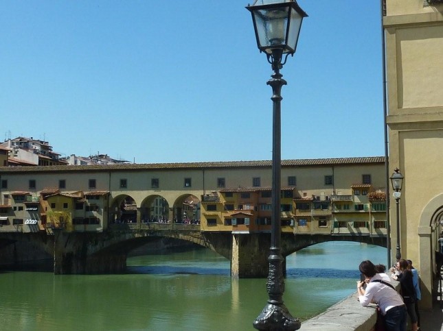 Blick auf Ponte Vecchio  Foto: Christel Seiffert